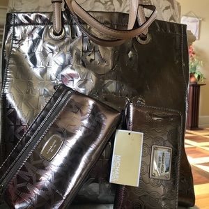 Excellent condition bag, wallet, makeup pouch
